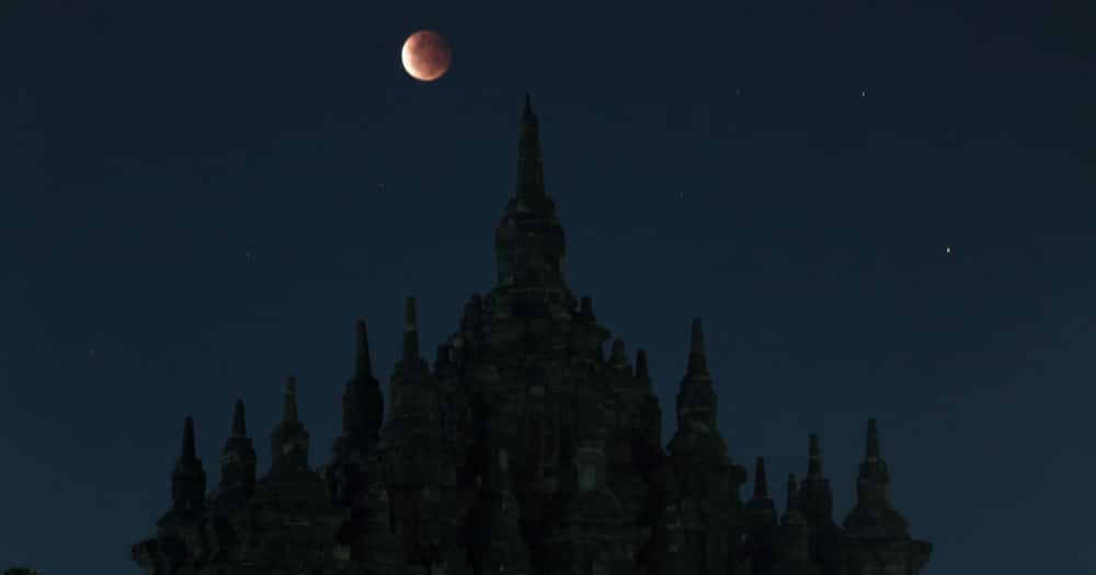 ‘Super Blood Moon’: Dramatic Photos From Around the World of Annual Lunar Eclipse
