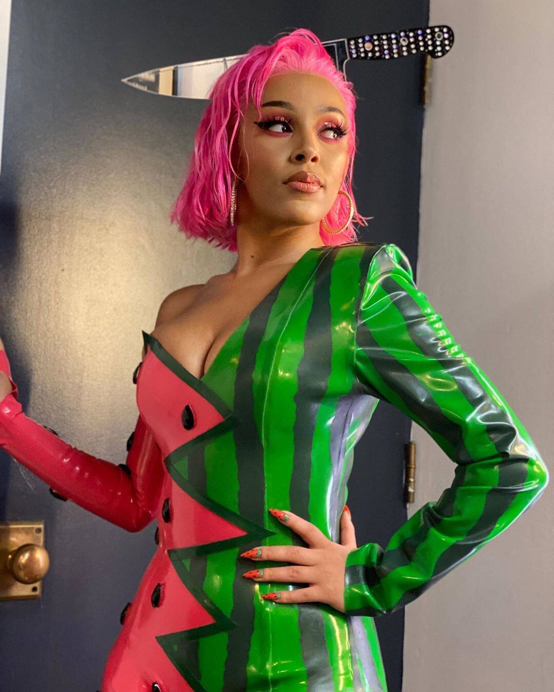 Doja Cat Bio: Age, Full Name, Measurements, Nationality, Parents, Songs ...