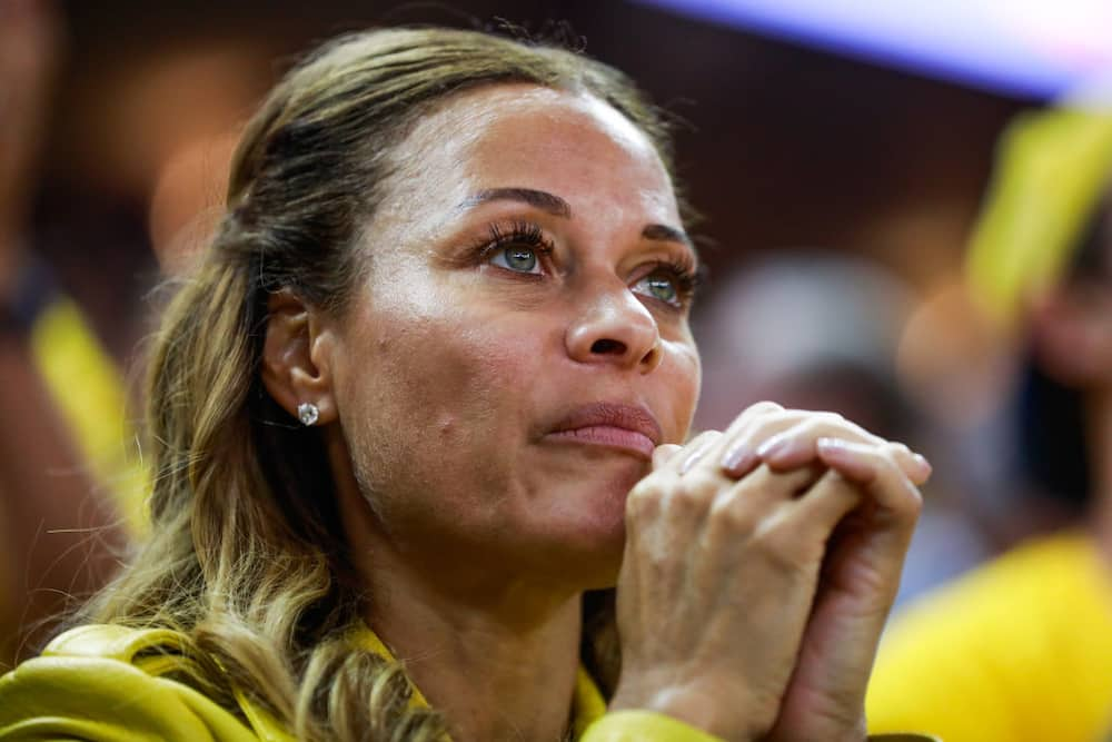 Photo: Stephen Curry's mom, Sonya Curry, simultaneously wears