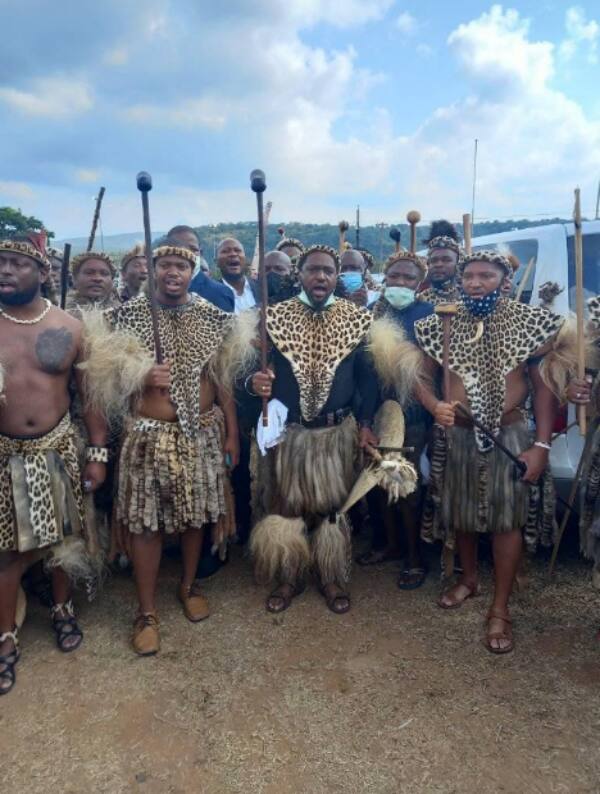 Who are King Zwelithini daughters and where are they today? (with images)