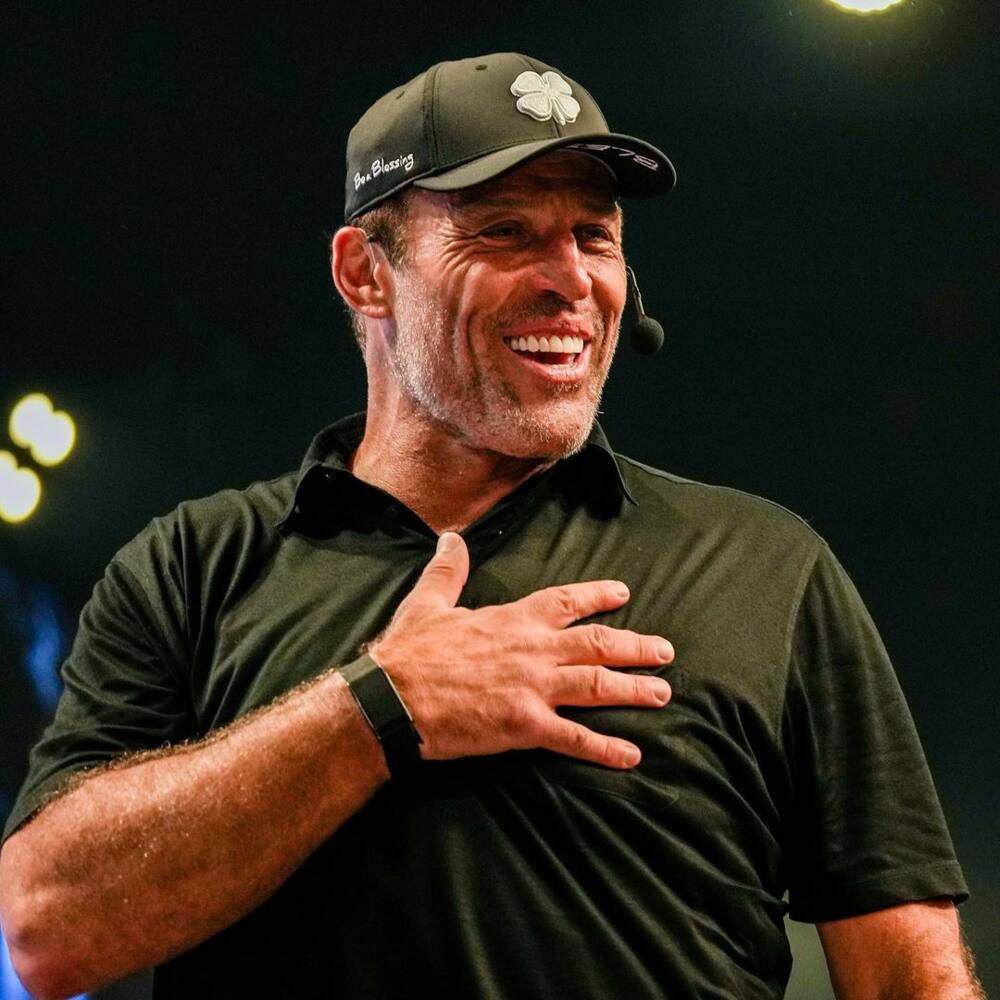 Tony Robbins' net worth, age, children, wife, parents, career, podcast,  profiles 