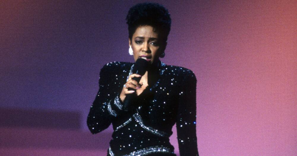 Music legend Anita Baker declares war and battle over her masters