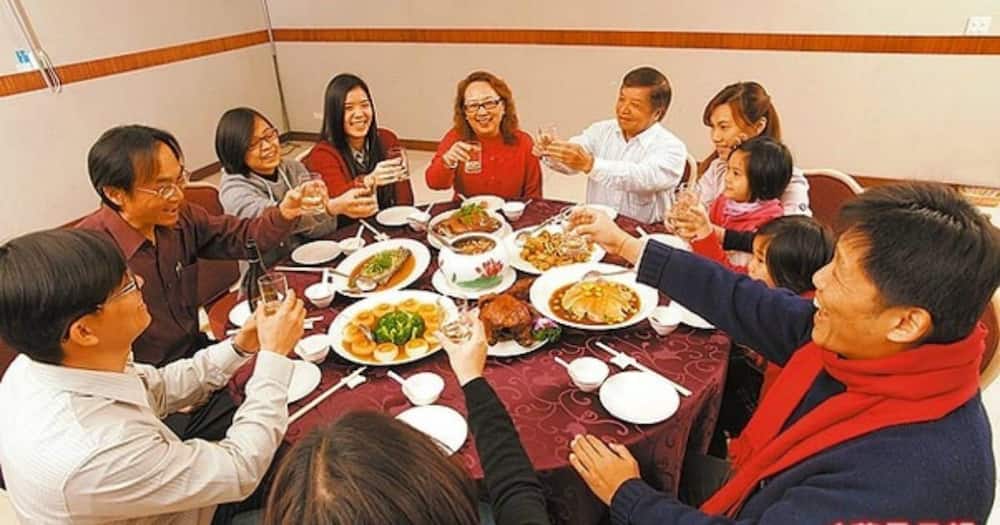 Woman brings 23 relatives on date with lover to test his generosity