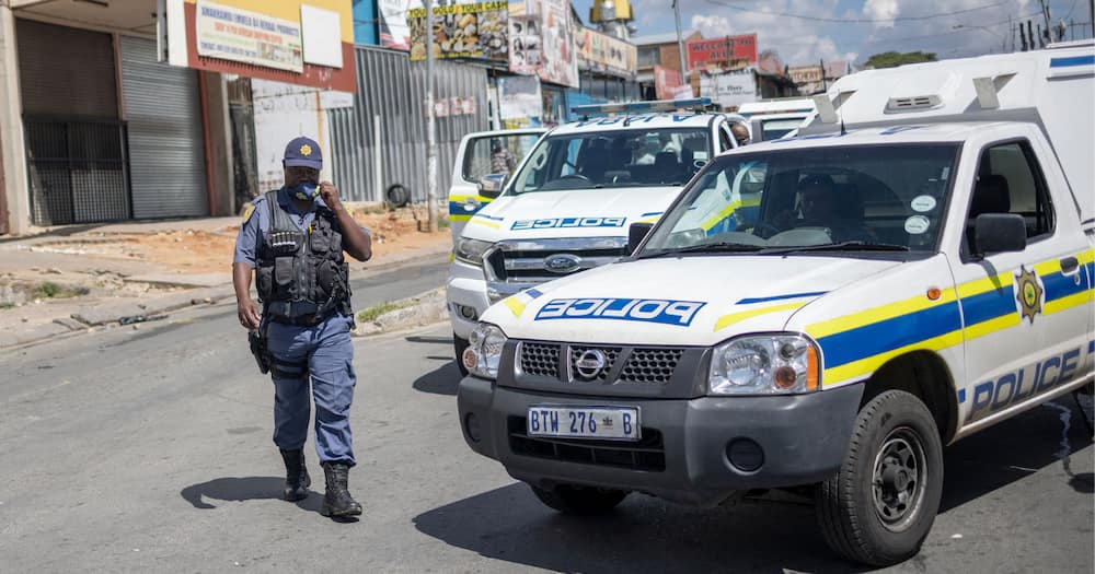 Operation Dudula, cops, clash with Alexandra residents, foreign nationals, township economy, Johannesburg, South African Police service, Johannesburg Metropolitan Police Departmet