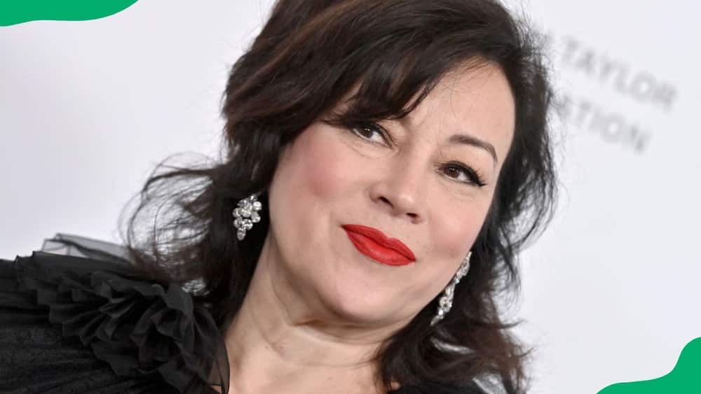 Who is Jennifer Tilly married to?