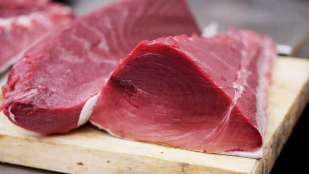 How much does 1 kg of tuna cost?