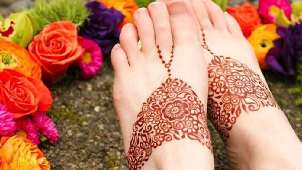 Henna design