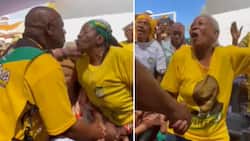 Gogos go gaga for President Ramaphosa: Video of uncle Cyril kissing grannies at ANC rally has Mzansi busting