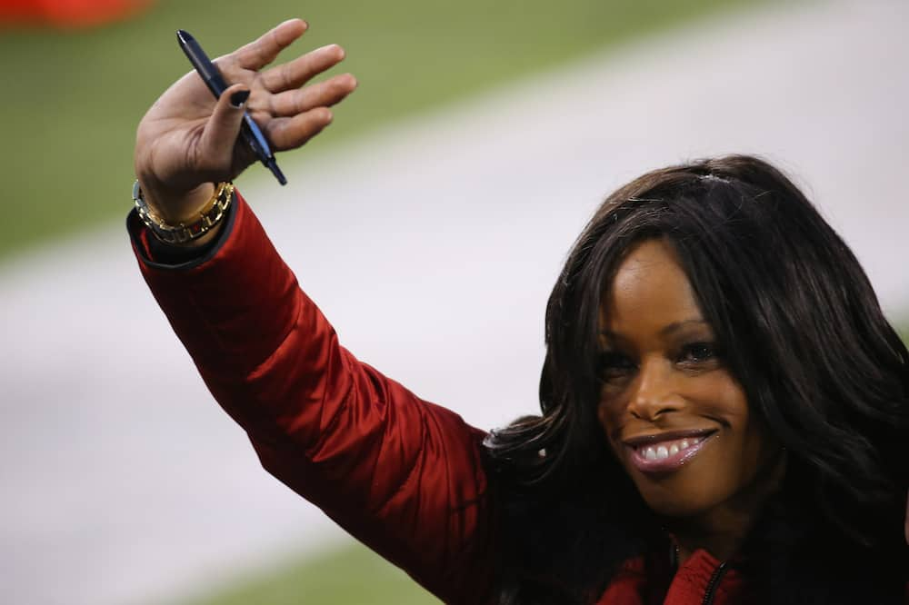 Pam Oliver Bio & Career Accomplishments