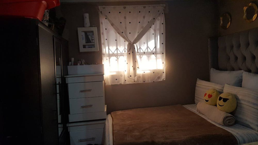 Johannesburg woman showcases her bedroom.