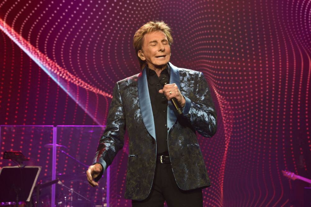 Barry Manilow at the 30th Annual Steve Chase Humanitarian Awards