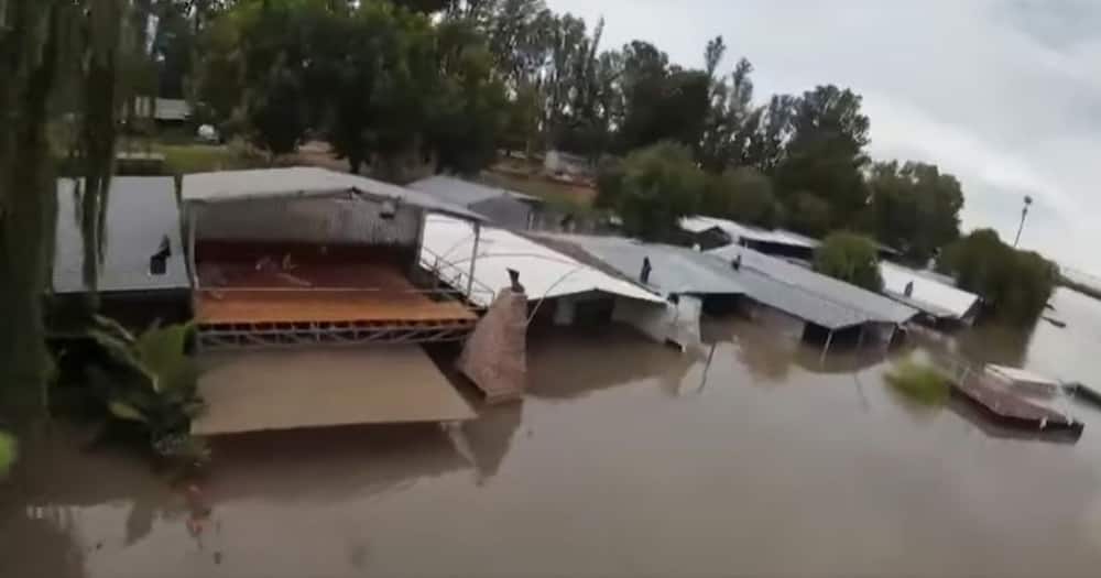Flooding, Christiana, agricultural town, North West Province, water, heavy rain, Vaal River, video, clip, viral news, trending news