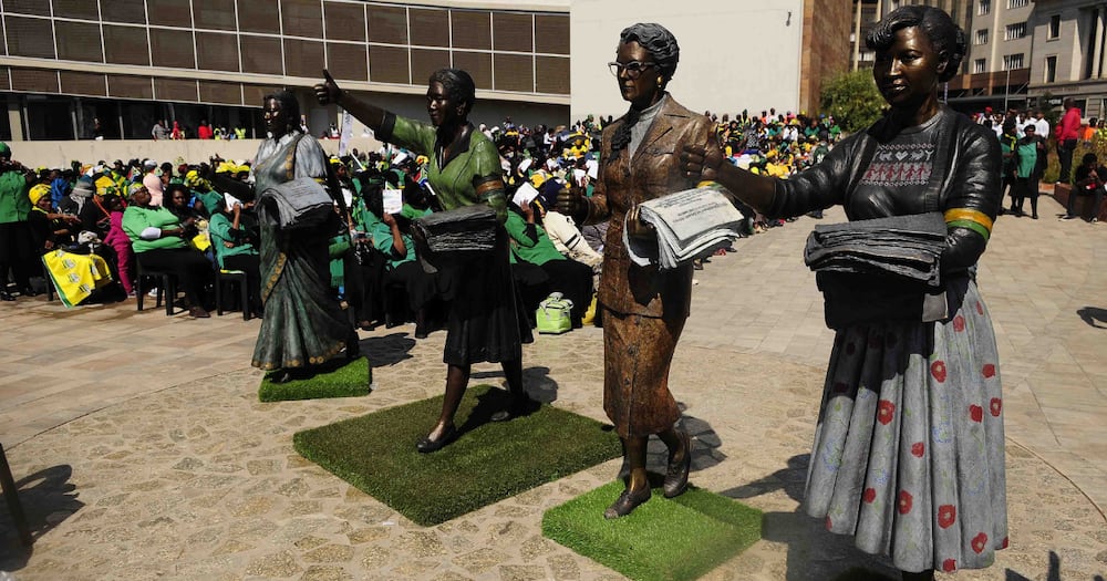 Over R200 million, Gauteng Department of Sports, Arts and Culture, Women's Living Heritage Monument Project