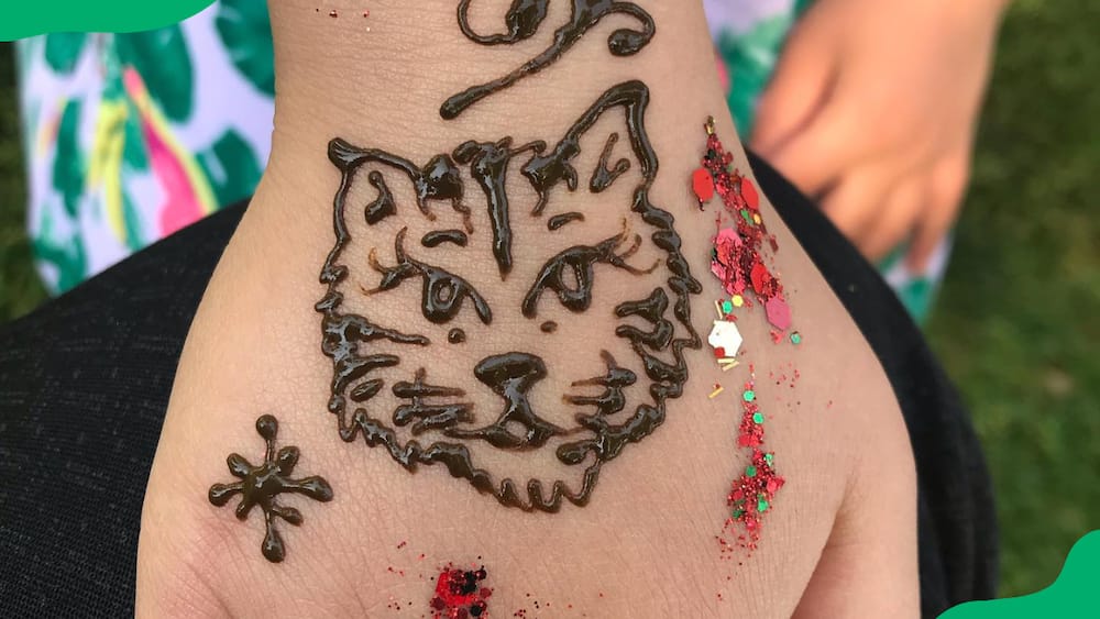Henna-Style Cat