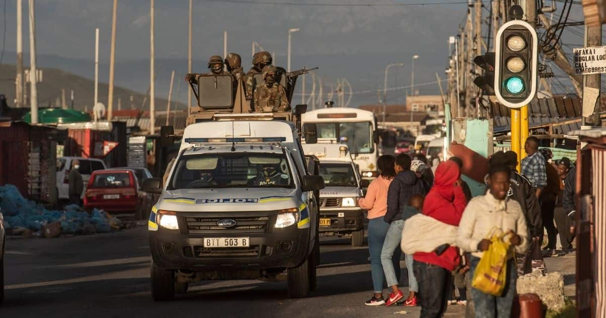 SANDF And SAPS Work Together To Prevent Looting And Stop Taxi Violence ...