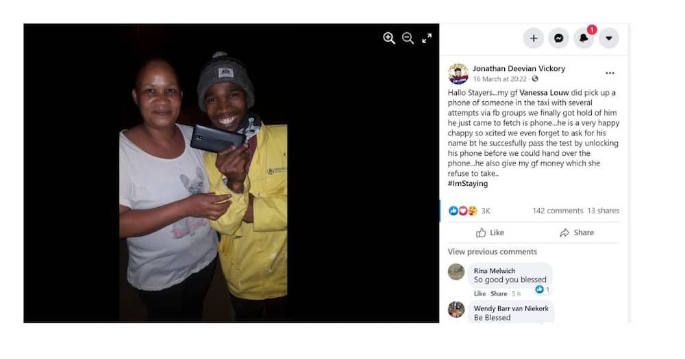 Cape Town Couple Successfully Finds Owner of Missing Cellphone Via Social Media Image: Facebook