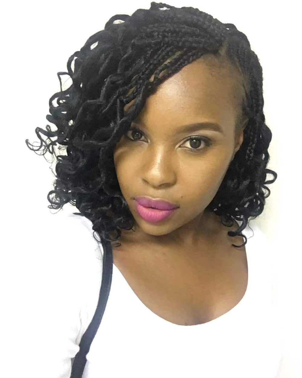 Mogau Motlhatswi biography: age, boyfriend, education, attack, Skeem Saam  and Instagram