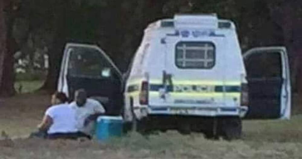 Cop, Officer, police, Van, Mzansi, Picnic date, Bae,
Intimate affair, Mzansi, Stunned, Post, Secret rendezvous