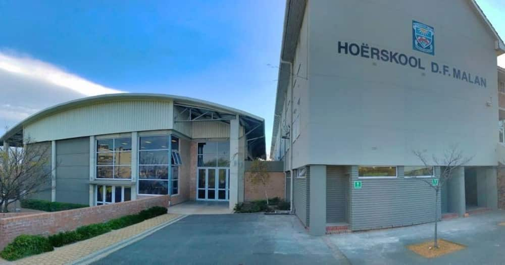 Hoërskool DF Malan, stalemate, parents, renaming school