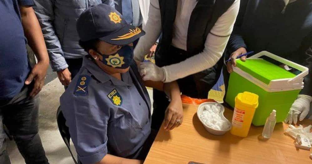 SAPS, Durban, KwaZulu-Natal, Vaccine SAPS, Durban, KwaZulu-Natal, Vaccine