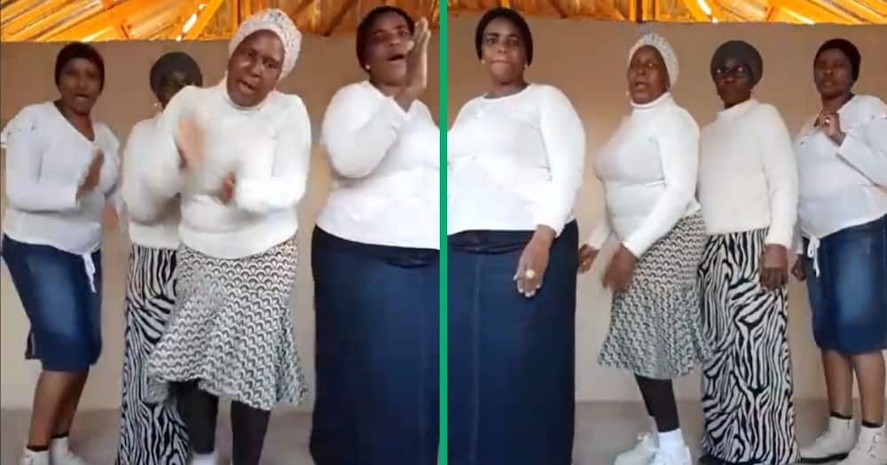 Group of 4 women sing gospel song