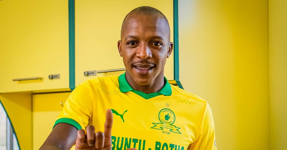 Khuliso Mudau joins The Brazilians on a five-year contract