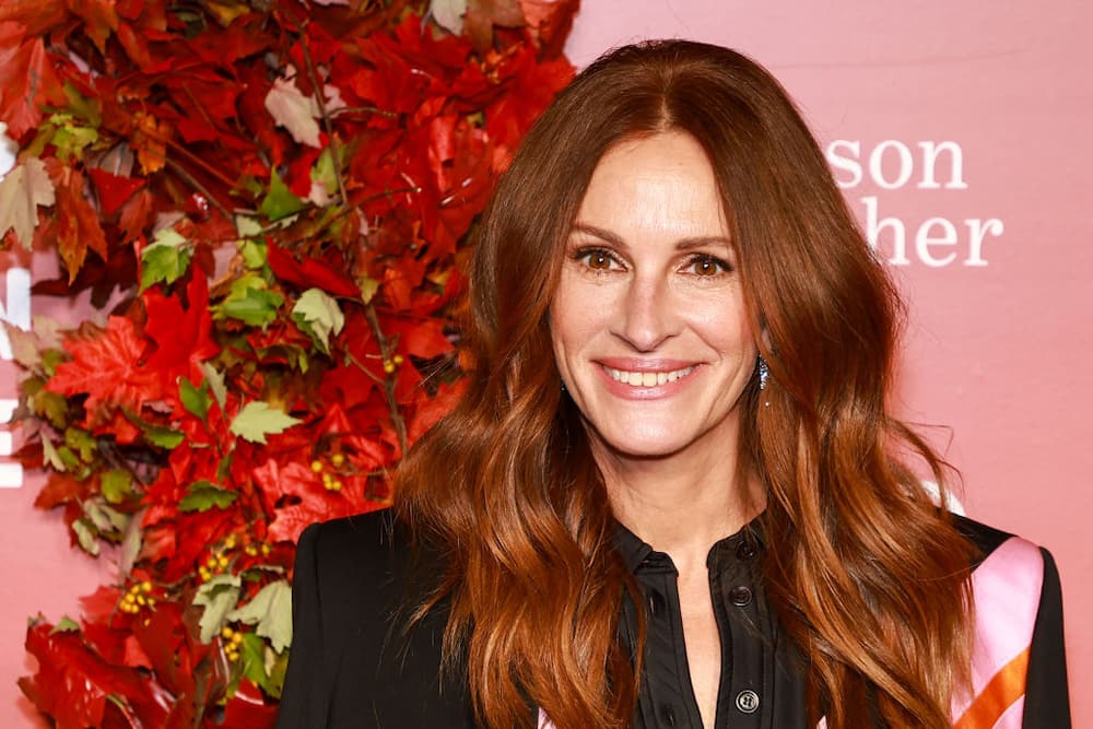 How many biological children does Julia Roberts have?