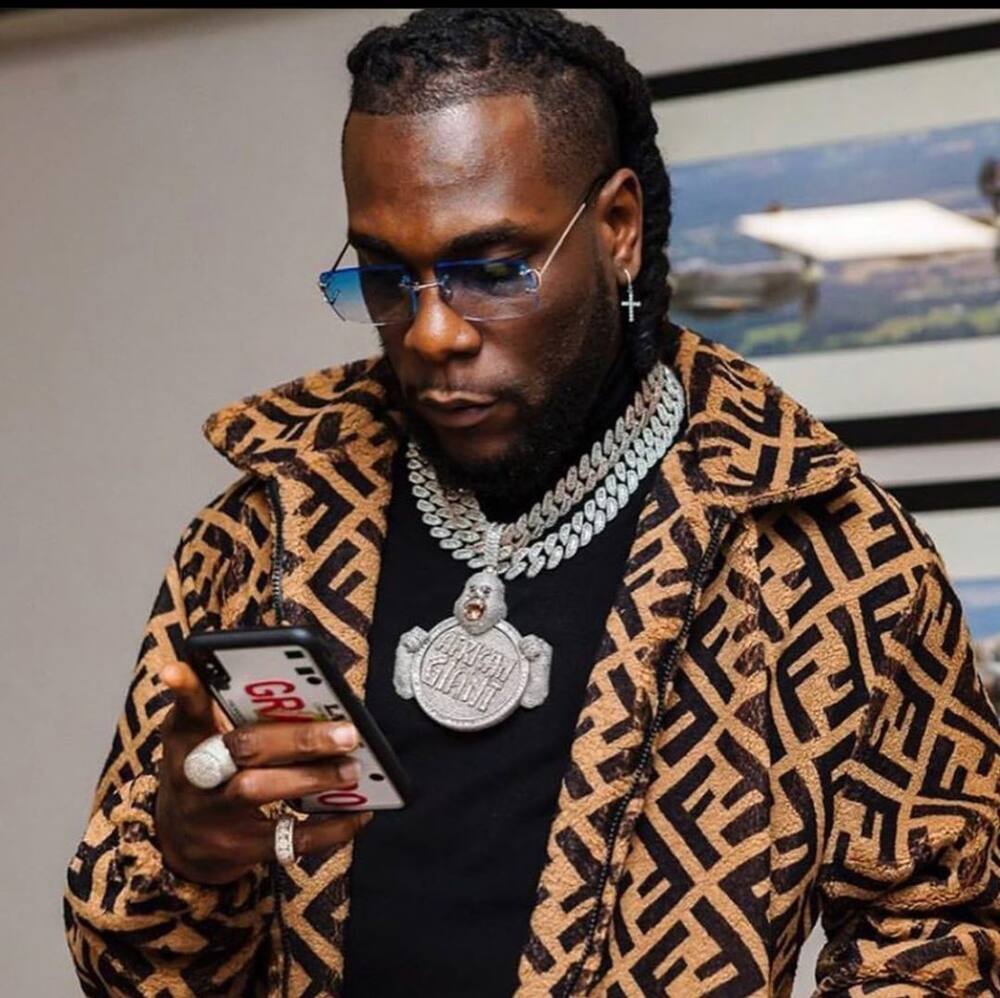 Burna Boy net worth, parents, girlfriend, houses, awards ...