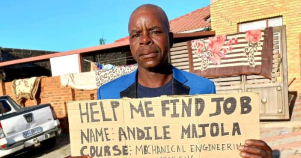 “Send Your CV”: Unemployed Man Humbly Asks for Work, Kind Peeps Help Him Out