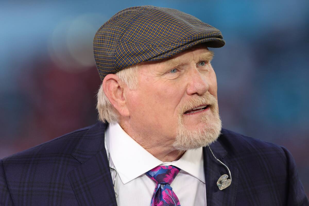 Terry Bradshaw net worth & salary: How much money does Fox NFL analyst make  in 2023?