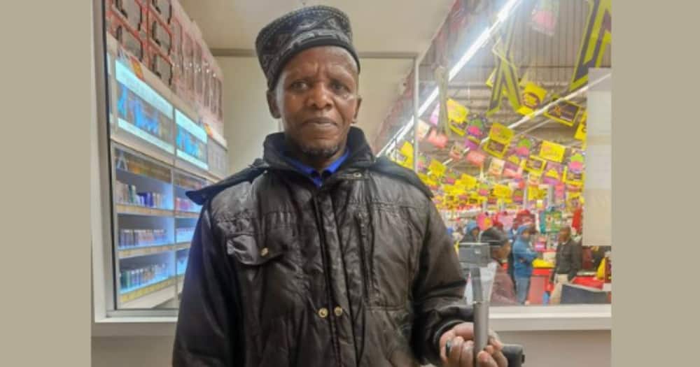 Madida helped a customer find their lost R2 000
