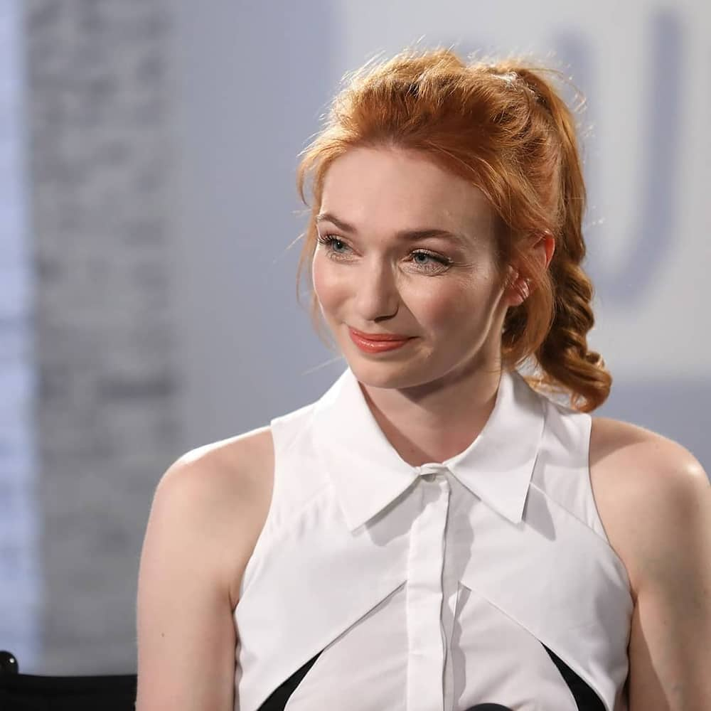 Eleanor Tomlinson age, parents, relationship, net worth 2021