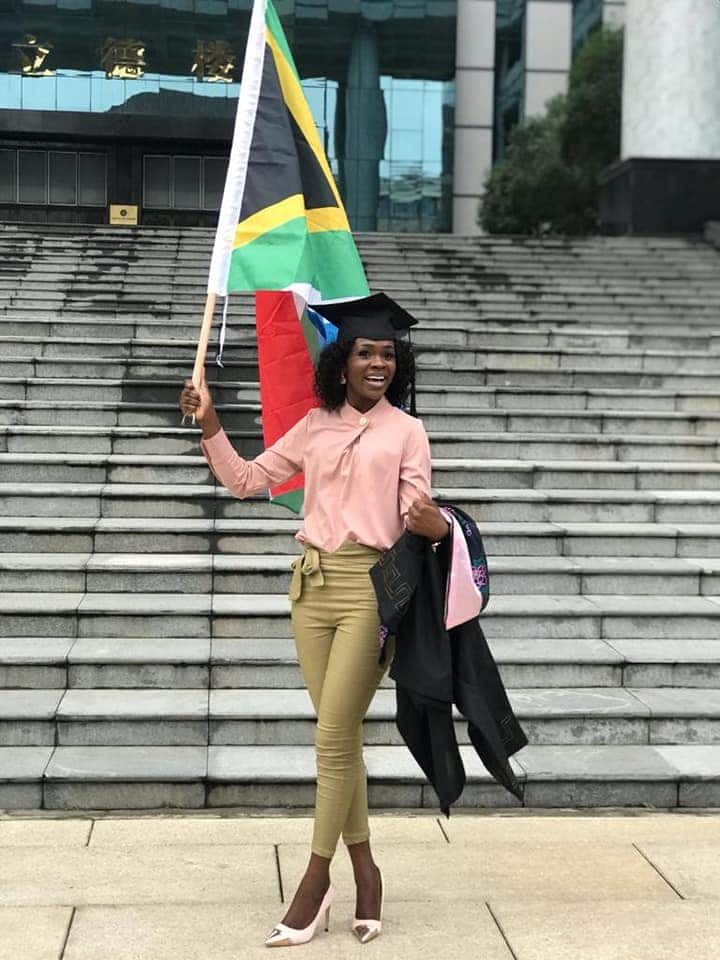 Lady calls herself 'goal digger' graduates in China making SA proud