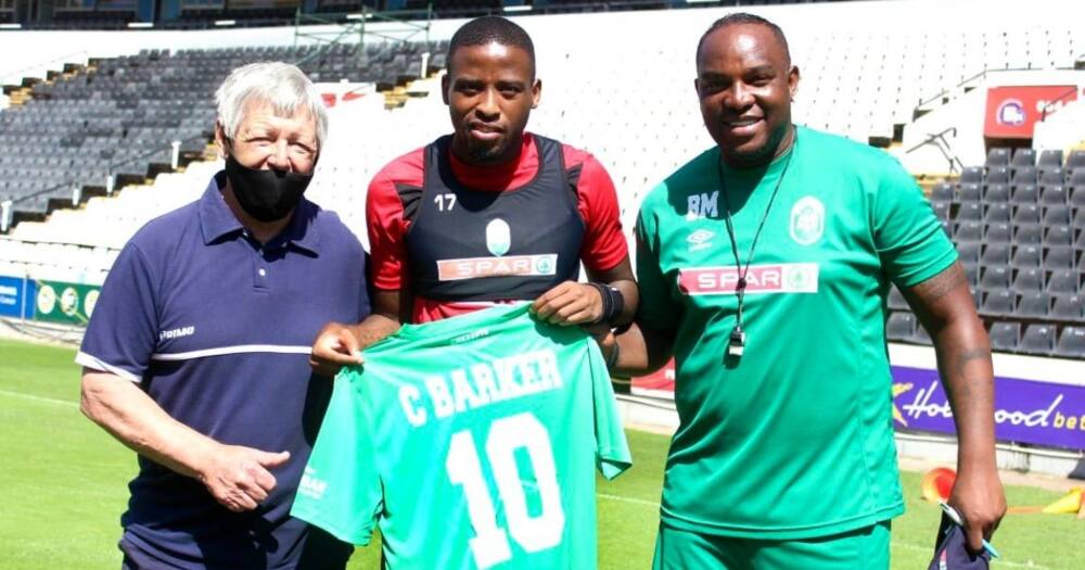 AmaZulu coach Benni McCarthy (r) with former Bafana Bafana boss Clive Barker (l). Image: Twitter