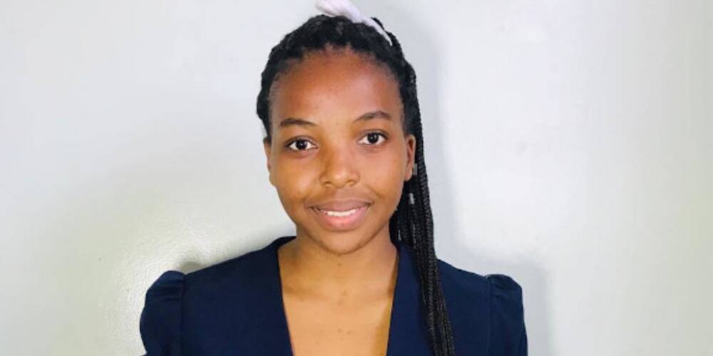 Halala: Brilliant SA Student Graduates With 20 Distinctions & A Prestigious Dean's Merit Award