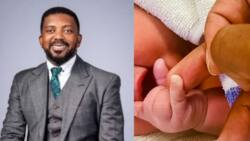 "Welcome to the world": Tumi Sole shares birth of baby Kagoentle on the TL, locals are overjoyed