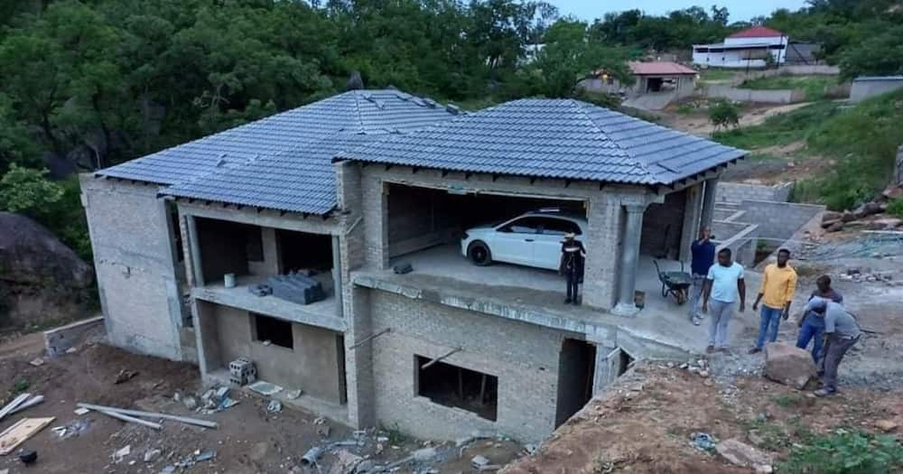 Mzansi, Social Media, Family, Unsure Over, Mansion, Being Built in SA, Housing