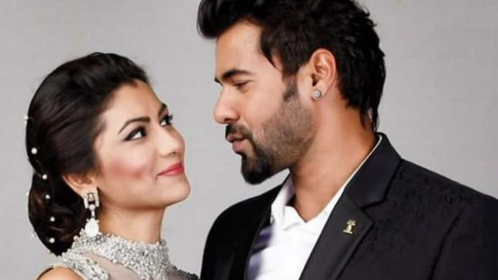 Twist Of Fate Teasers February 2021 Pragya Delivers Twin Daughters