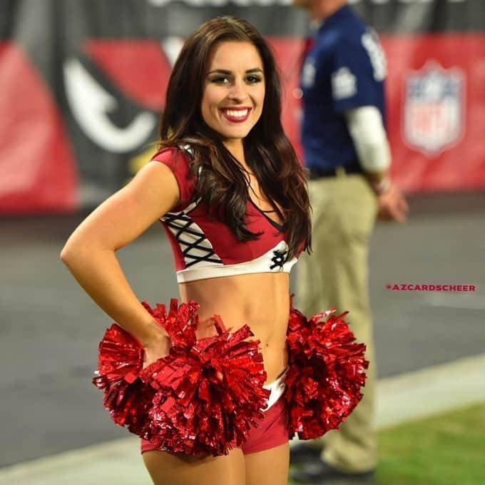 The 10 hottest cheerleaders in the NFL - Muscle & Fitness