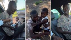 BI Phakathi’s kindness renders widower dad looking after child to tears: Mzansi gets emotional