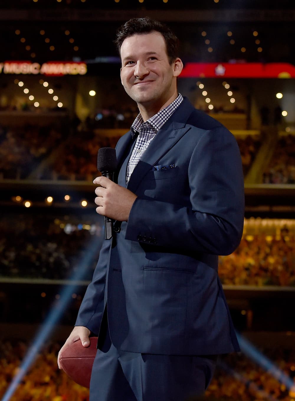 Tony Romo's Net Worth Will Skyrocket From His Massive Salary - FanBuzz